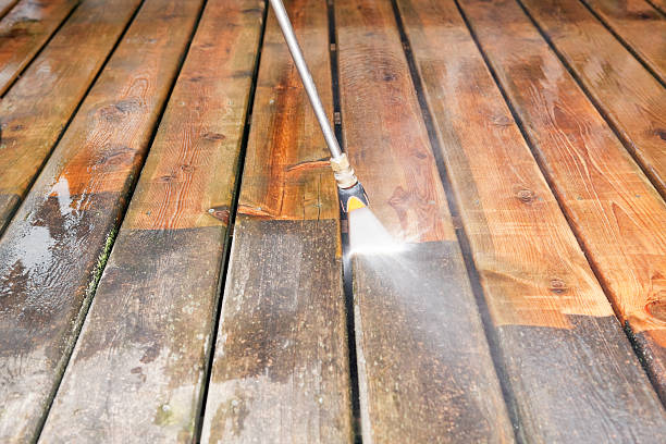 Best Gutter Cleaning and Brightening in Oakfield, WI